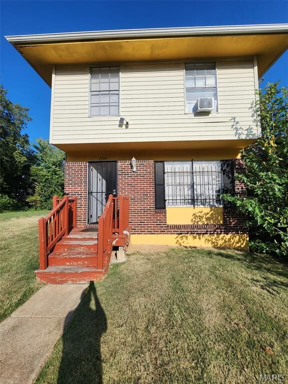 Property Photo: 1724 Elliott Avenue MO 63106