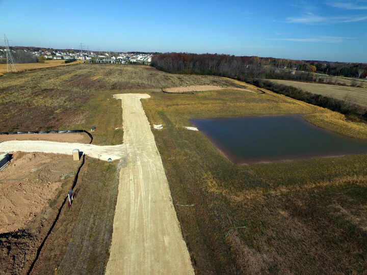 Property Photo: 581 Meadow Breeze Ln WI 53024