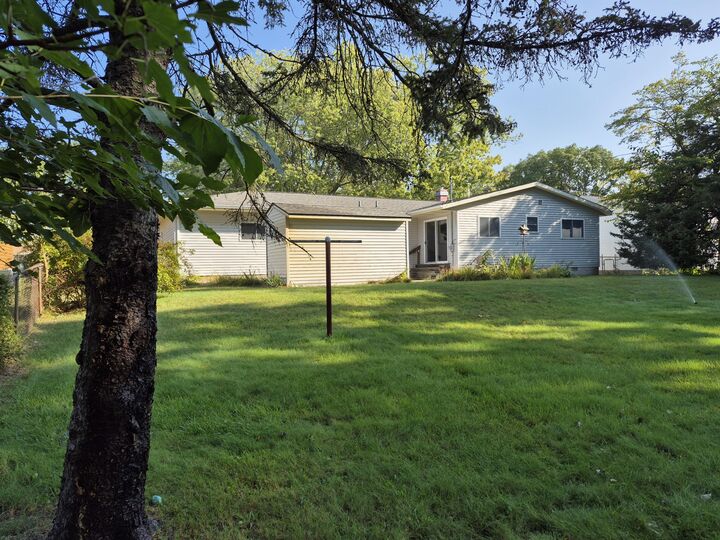 Property Photo:  1733 Woodside Road  MI 49441 