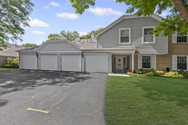 Property Photo:  0N200 Windermere Road 2702  IL 60190 