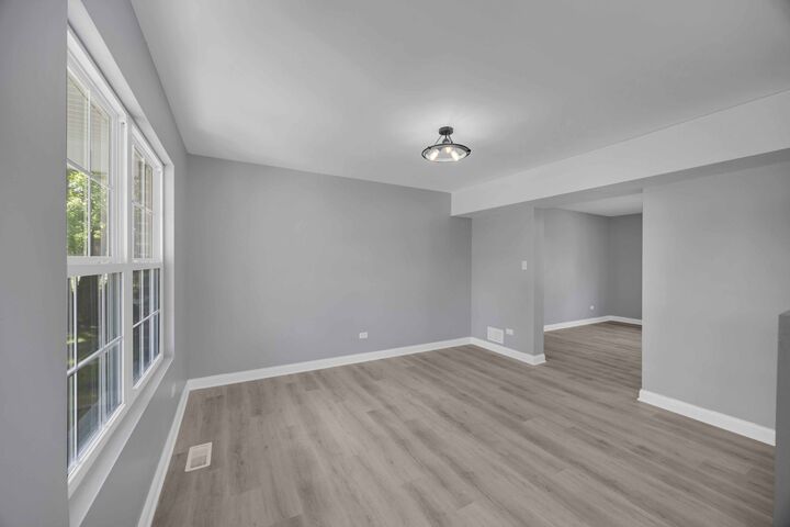 Property Photo:  460 N School Street  IL 60408 