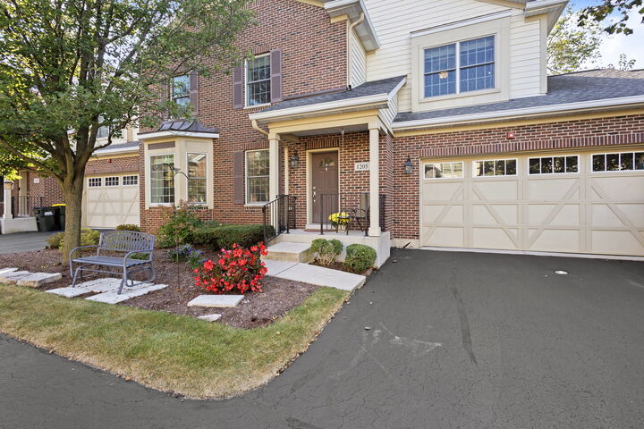 Property Photo:  1205 Charleston Court 1205  IL 60559 