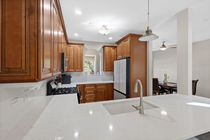 Property Photo:  1205 Charleston Court 1205  IL 60559