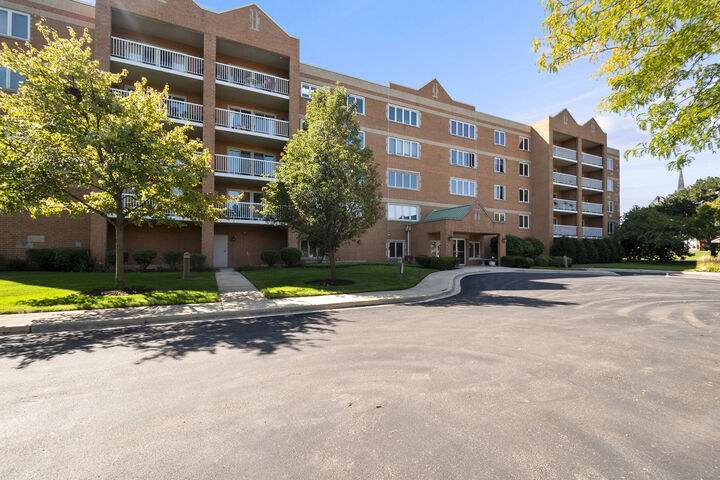 Property Photo: 7450 N Waukegan Road 509 IL 60714