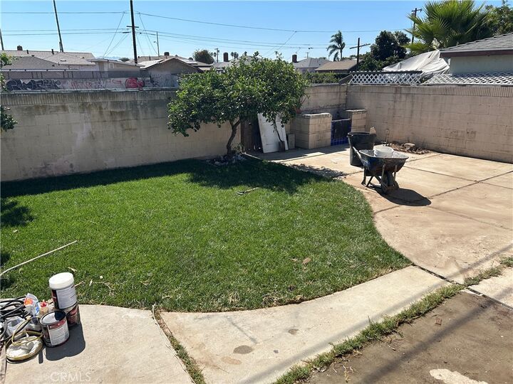 Property Photo:  890 Oceanside  CA 90744 