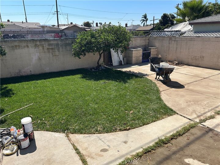 Property Photo:  890 Oceanside  CA 90744