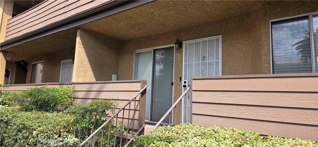 Property Photo:  14839 Sherman Way #7  CA 91405 