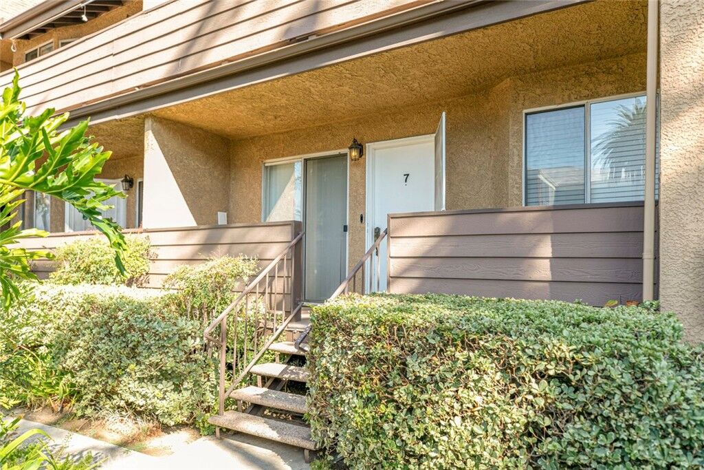 Property Photo:  14839 Sherman Way #7  CA 91405