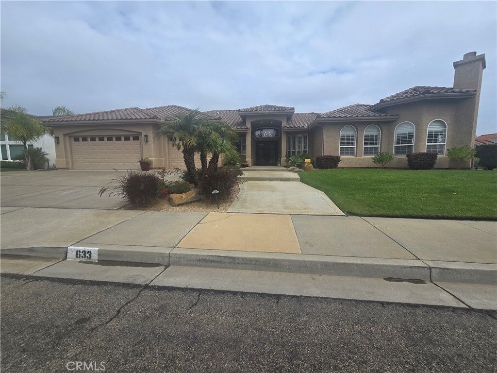Property Photo:  633 Ballestral  CA 93455 