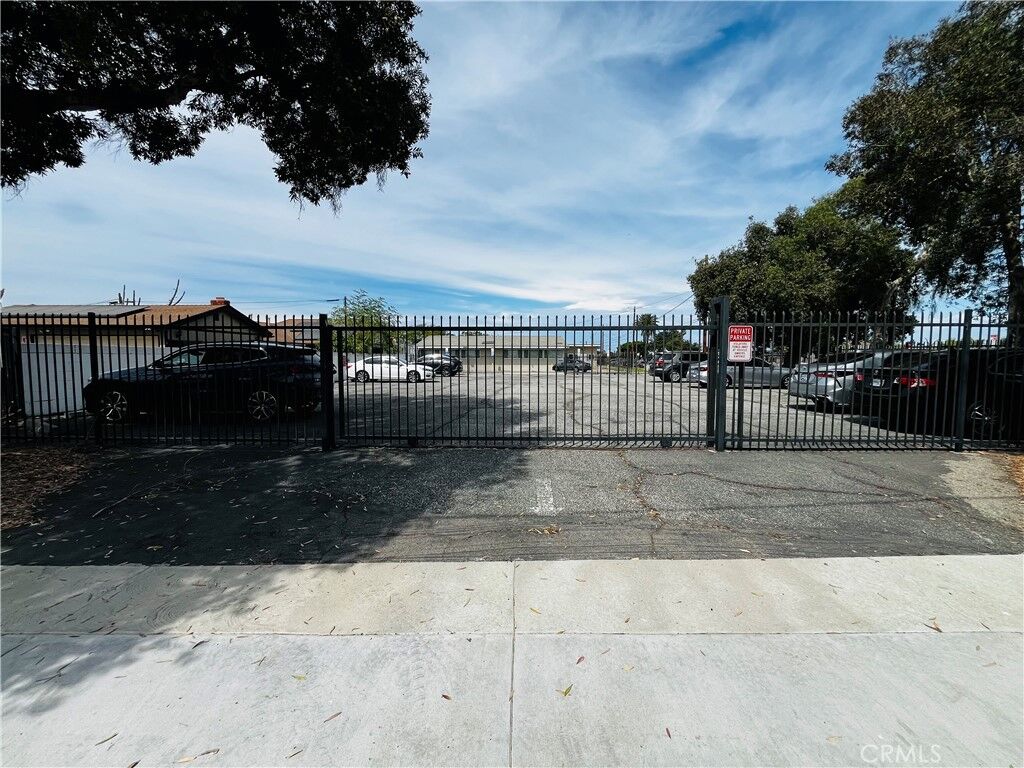 Property Photo:  1301 W I Street  CA 90744
