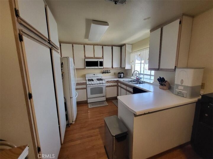 Property Photo: 1354 N Hermosa Avenue CA 92220