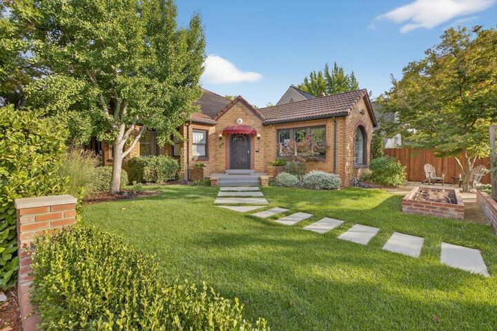 Property Photo:  2701 Florence Place  CA 95818 