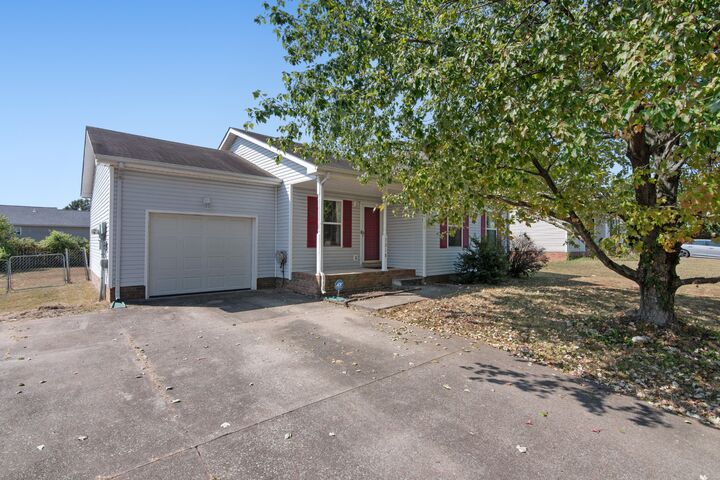 Property Photo:  3218 N Senseney Cir  TN 37042 