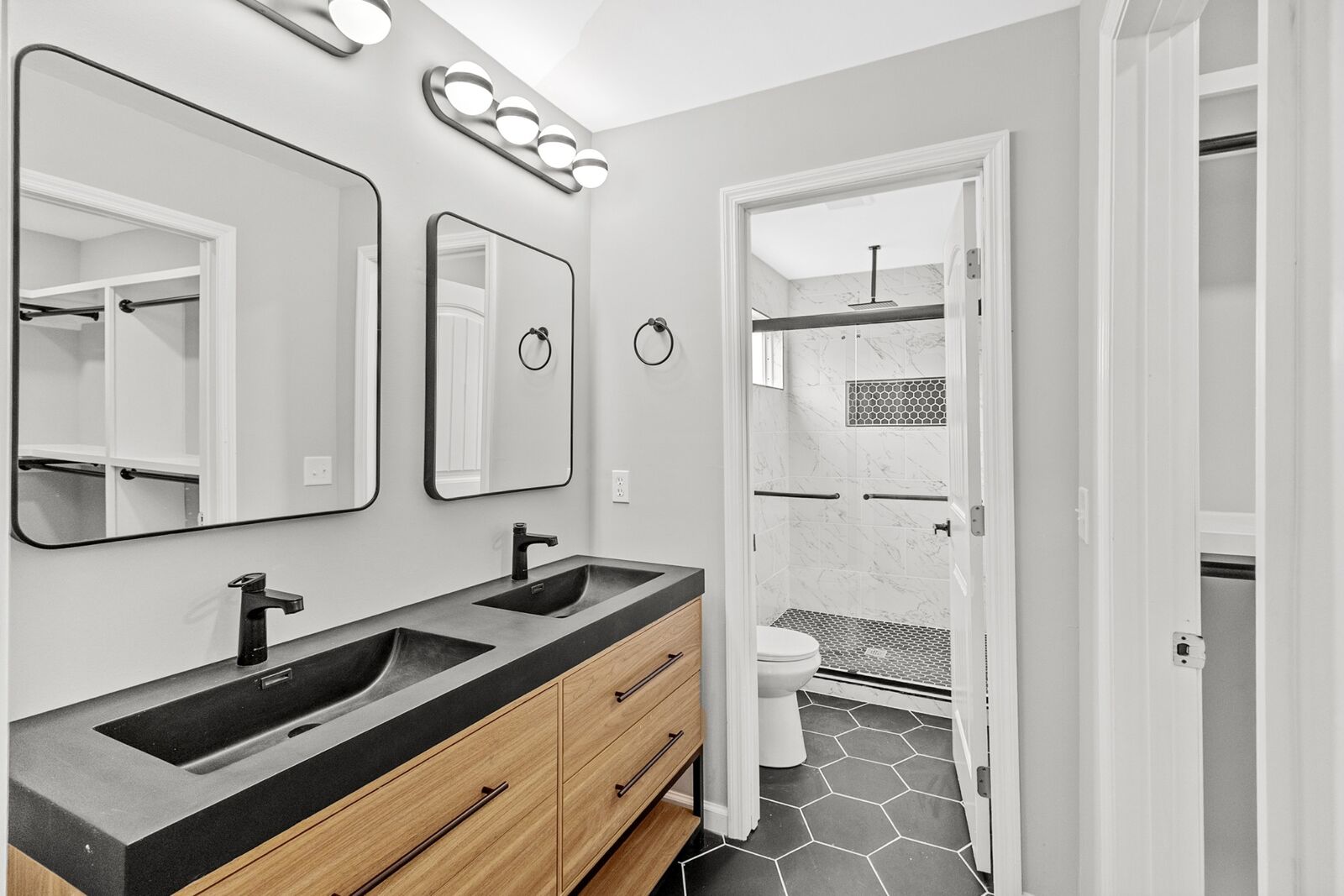 Property Photo:  2301 Saint Louis St  TN 37208 