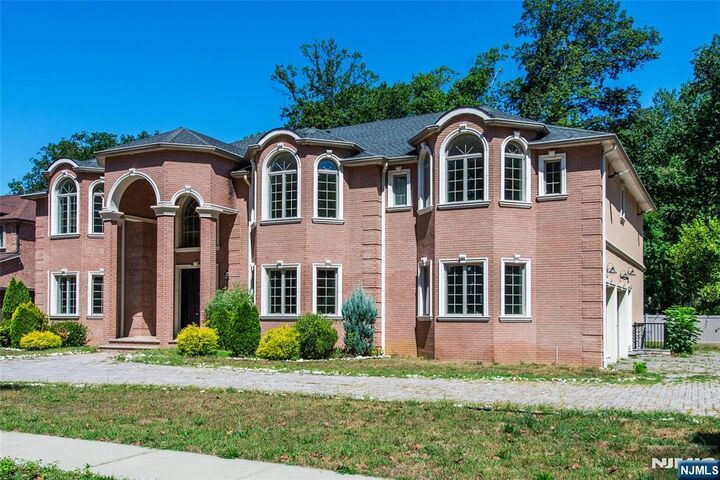 Property Photo:  1 Sipporta Lane  NJ 07652 