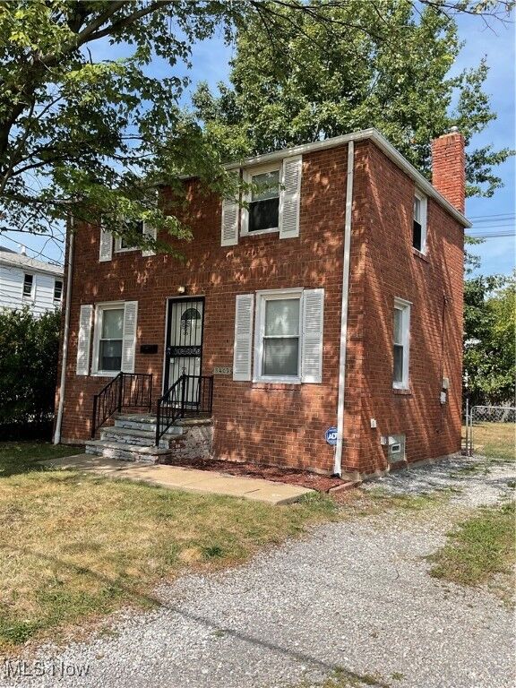 Property Photo: 19409 Cherokee Avenue OH 44119