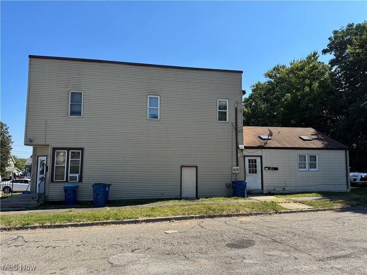 Property Photo:  412 Elm Street  OH 44471 