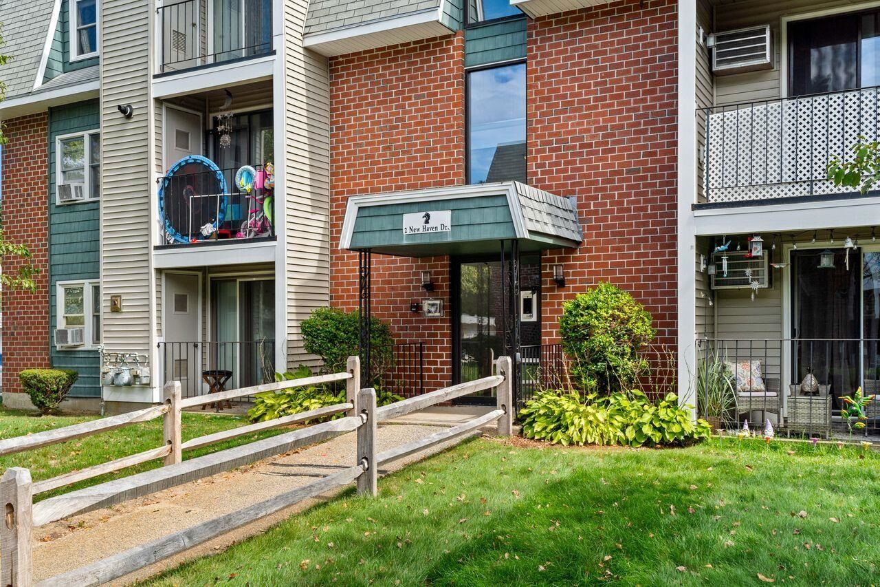 Property Photo:  2 New Haven Drive  NH 03063 