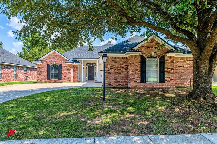Property Photo: 5020 Tensas Drive LA 71111