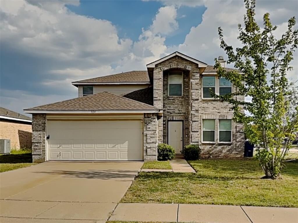 Property Photo: 324 Snapdragon Court TX 76028