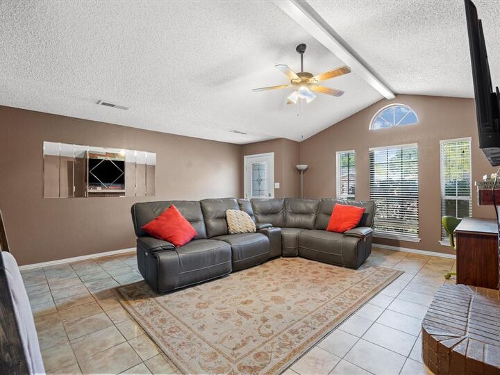 Property Photo: 1105 Stone Creek Drive TX 76063