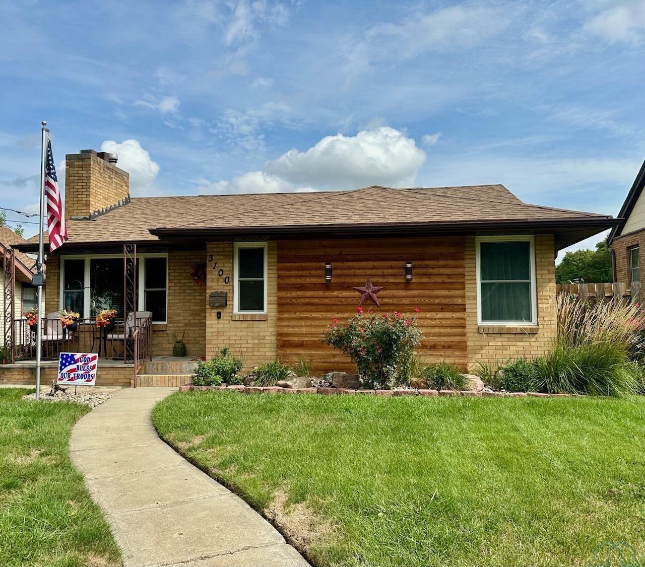 Property Photo:  3100 Stone Park Blvd.  IA 51104 