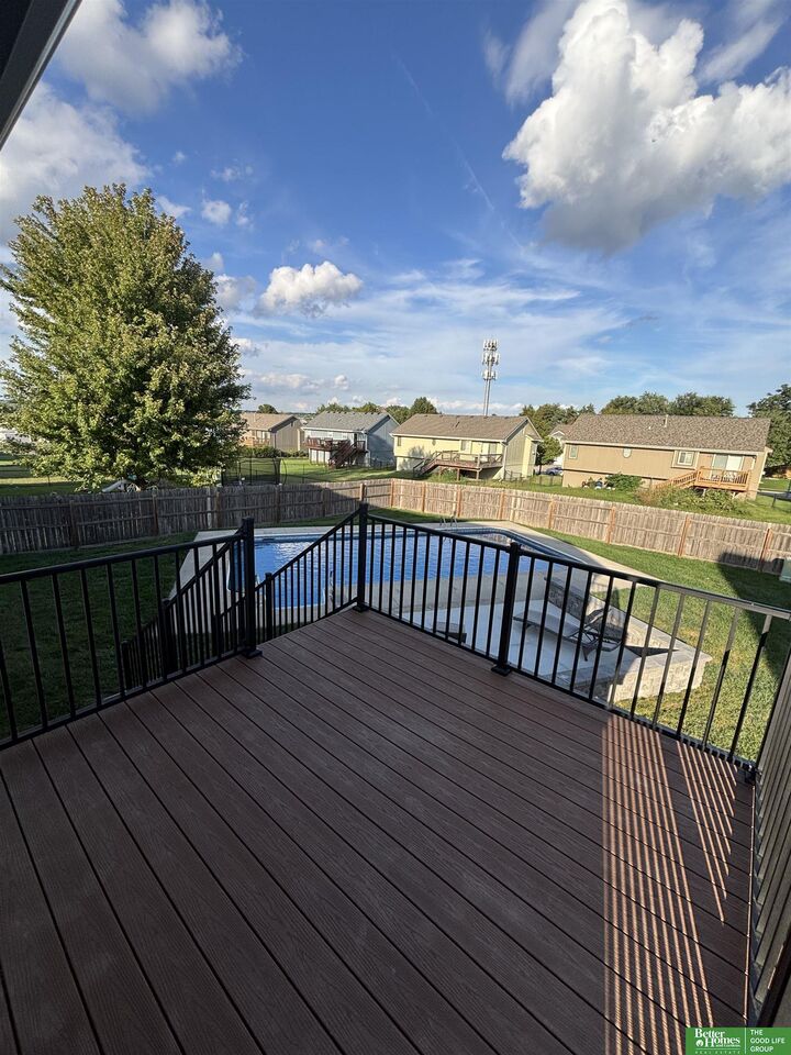 Property Photo: 611 Rosewood Avenue NE 68133