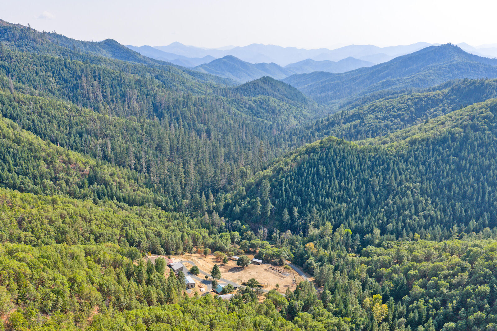 Property Photo: 4220 Wards Creek Road OR 97537