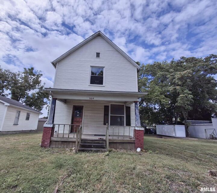 624 S Main Street  Canton IL 61520 photo
