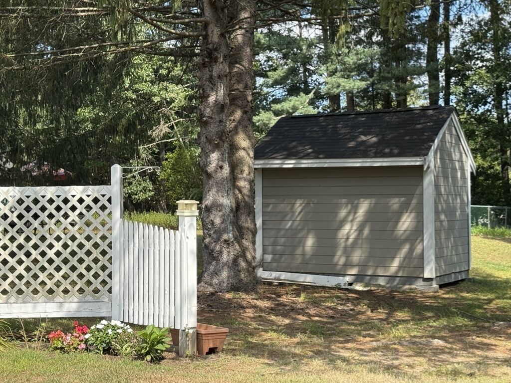 Property Photo:  1 Patricia Dr 1  MA 01879 