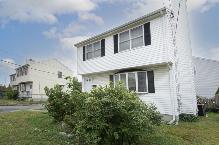 Property Photo:  164 Grove St  MA 02453 