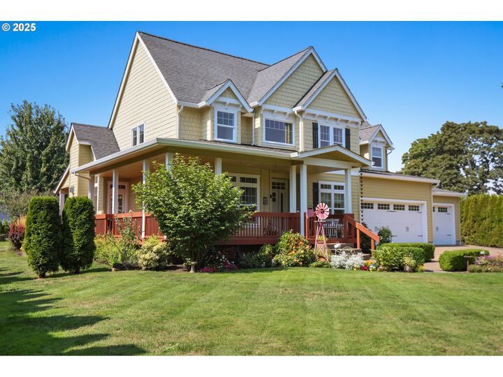 Property Photo:  2011 River Loop 1  OR 97404 