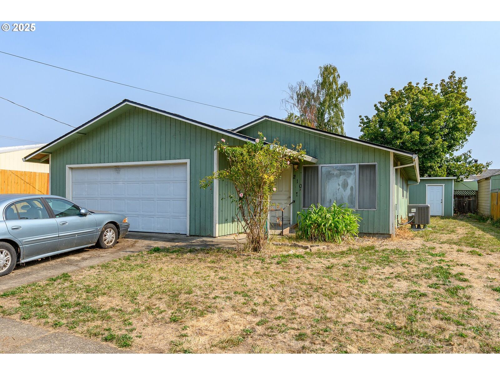 Property Photo: 210 Church St OR 97132