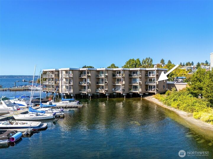 Property Photo: 65 Kirkland Avenue 201 WA 98033