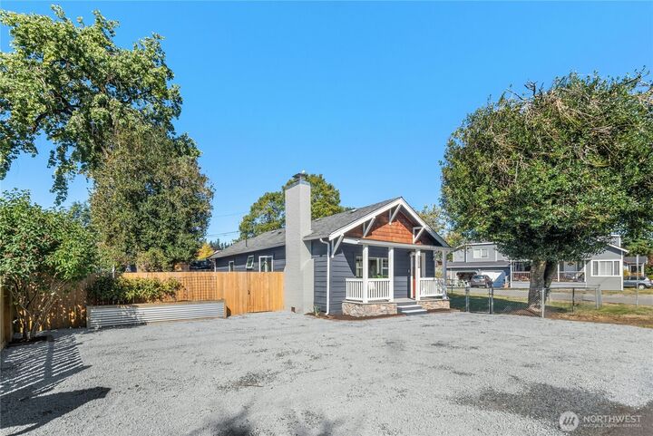 Property Photo:  6202  Commercial Avenue  WA 98203 