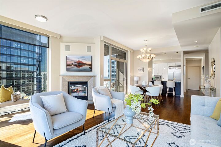 Property Photo: 10650 NE 9th Place 2220 WA 98004