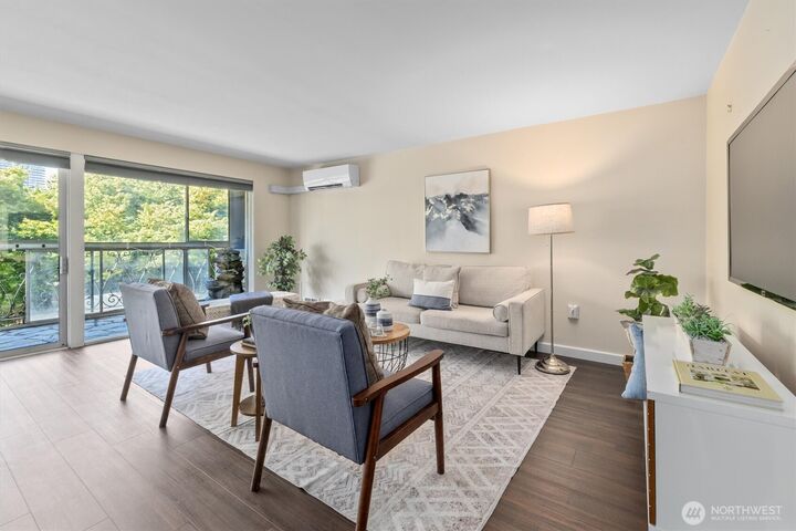Property Photo: 1740 Melrose Avenue WA 98122