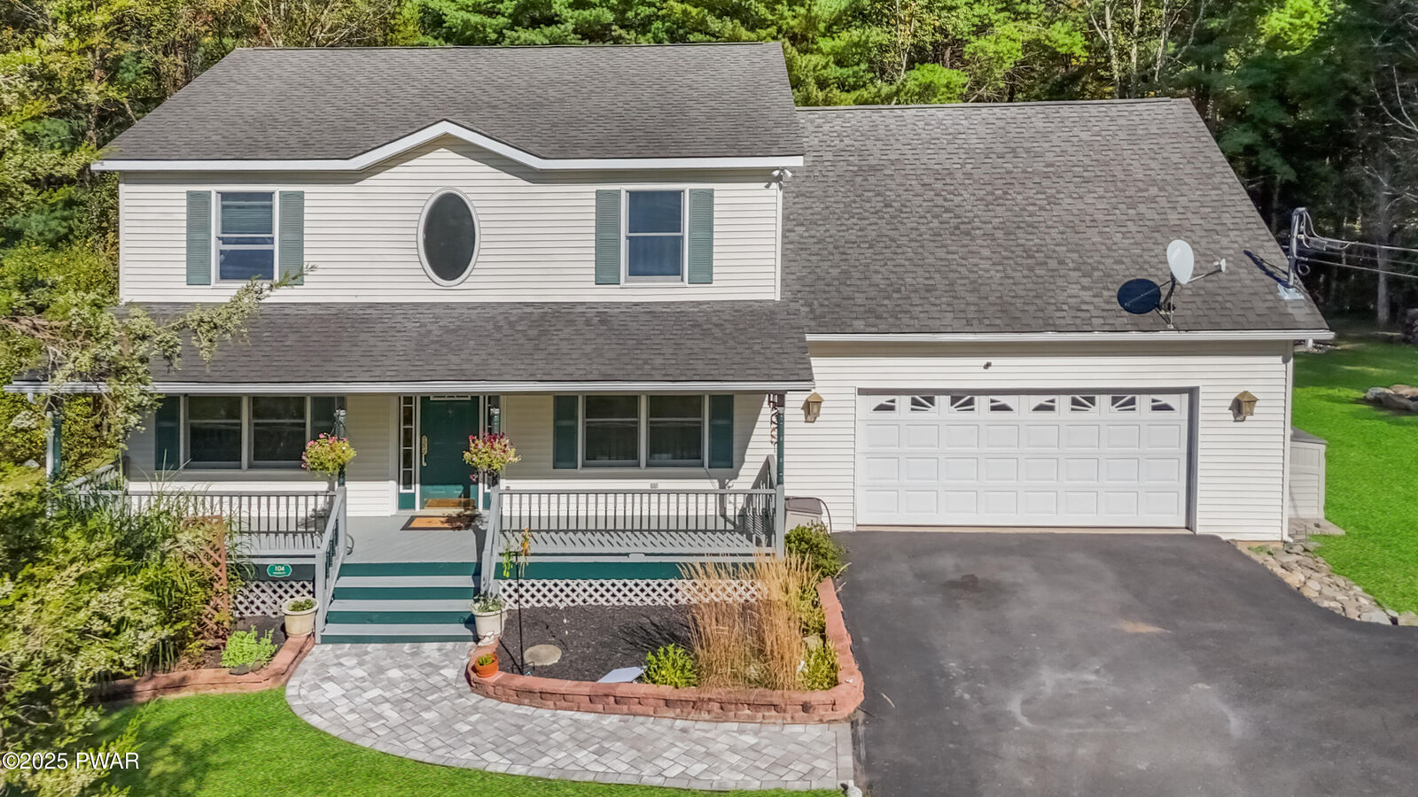 Property Photo: 104 Meadow Court PA 18337