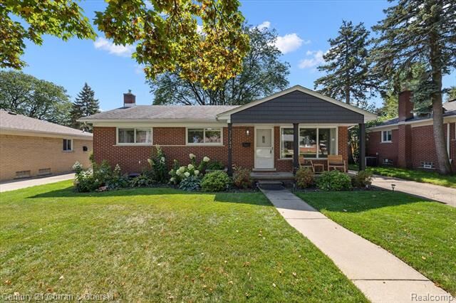 Property Photo: 31743 Summers Street MI 48154