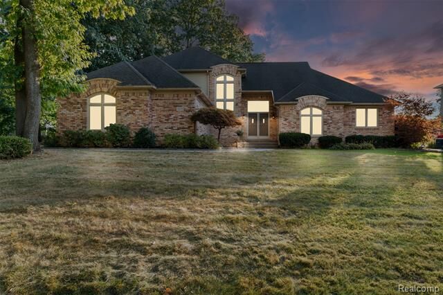Property Photo:  1615 Redbud Drive  MI 48098 