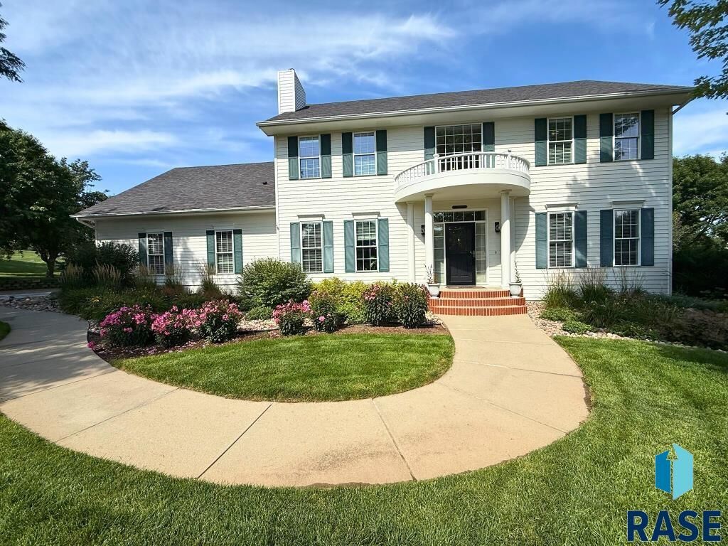 Property Photo:  1105 S Quartzite Cir  SD 57110 