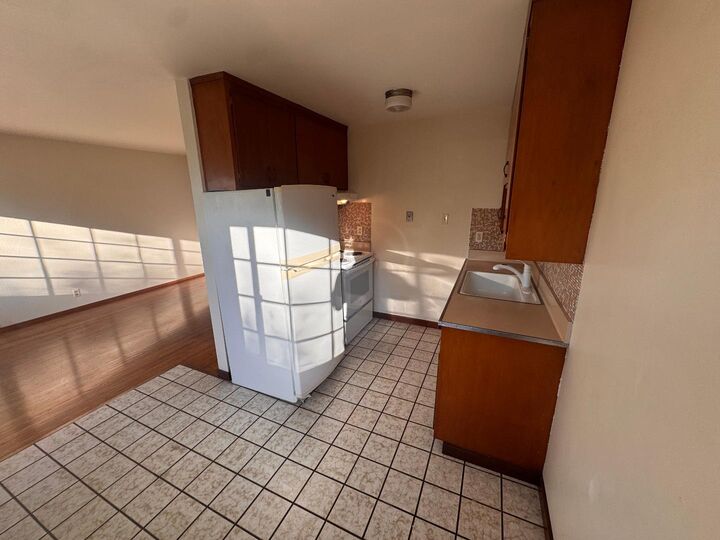 Property Photo:  222 Magnolia Avenue 3  CA 94080 