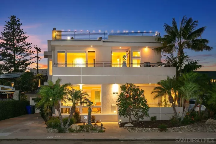 3328 Crown Point  San Diego CA 92109 photo