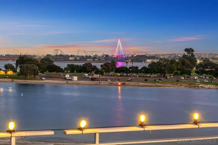 3328 Crown Point  San Diego CA 92109 photo