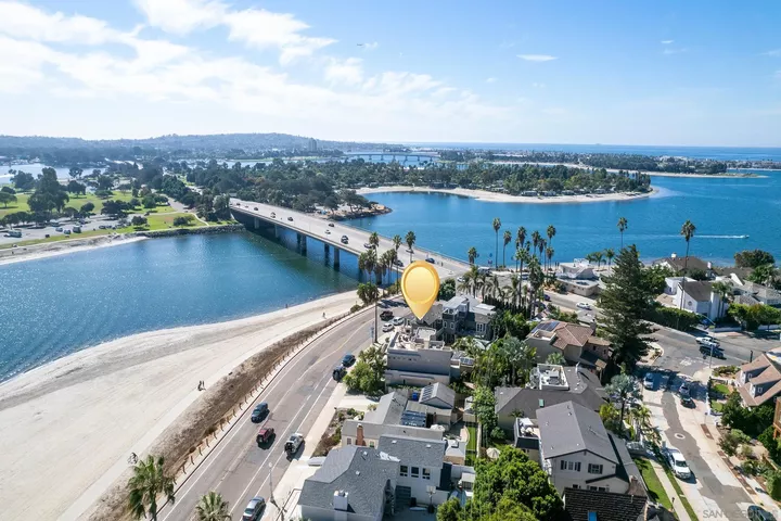 3328 Crown Point  San Diego CA 92109 photo