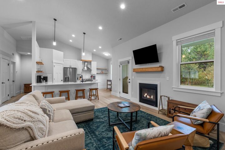 Property Photo: 117 Hanson Court ID 83825