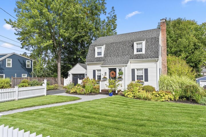 Property Photo:  6 Greenhurst Road  CT 06107 
