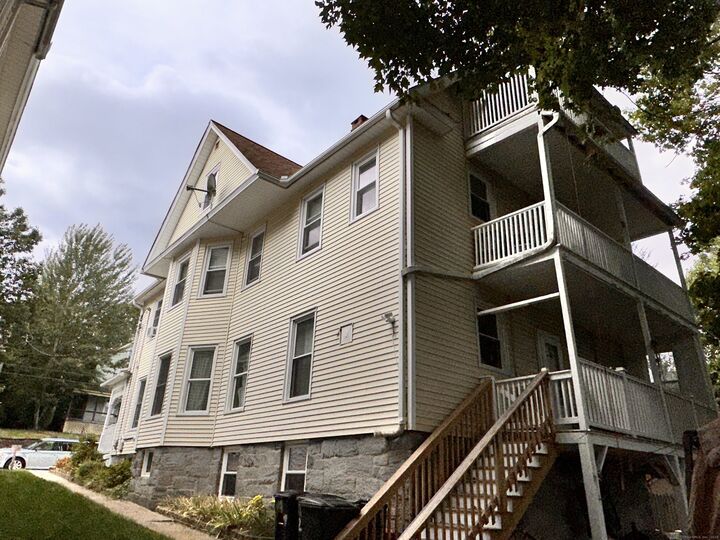 Property Photo:  253 Olivia Street Third Floor  CT 06418 