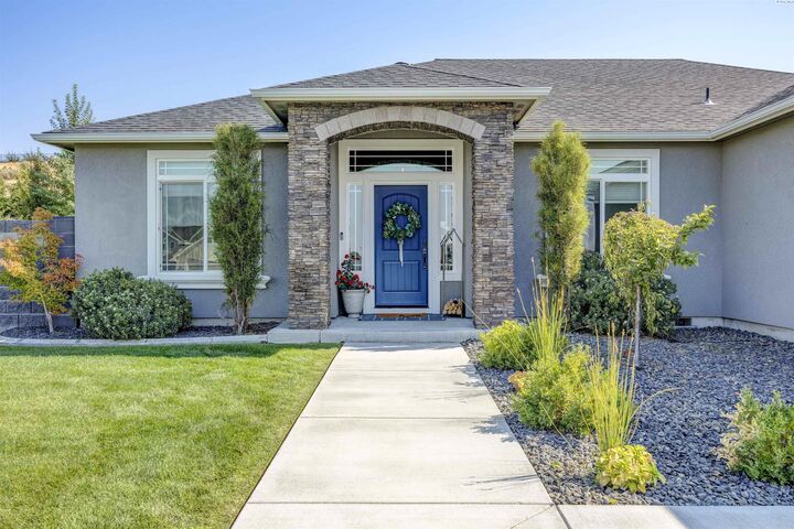 Property Photo: 6717 Sandy Ridge Rd WA 99301