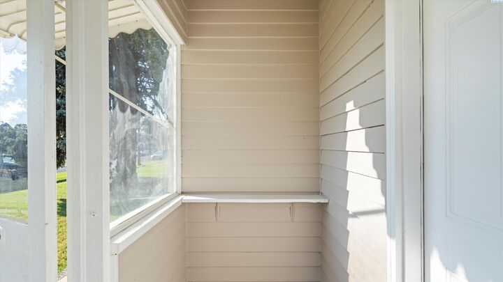 Property Photo: 609 S 8th WA 98944
